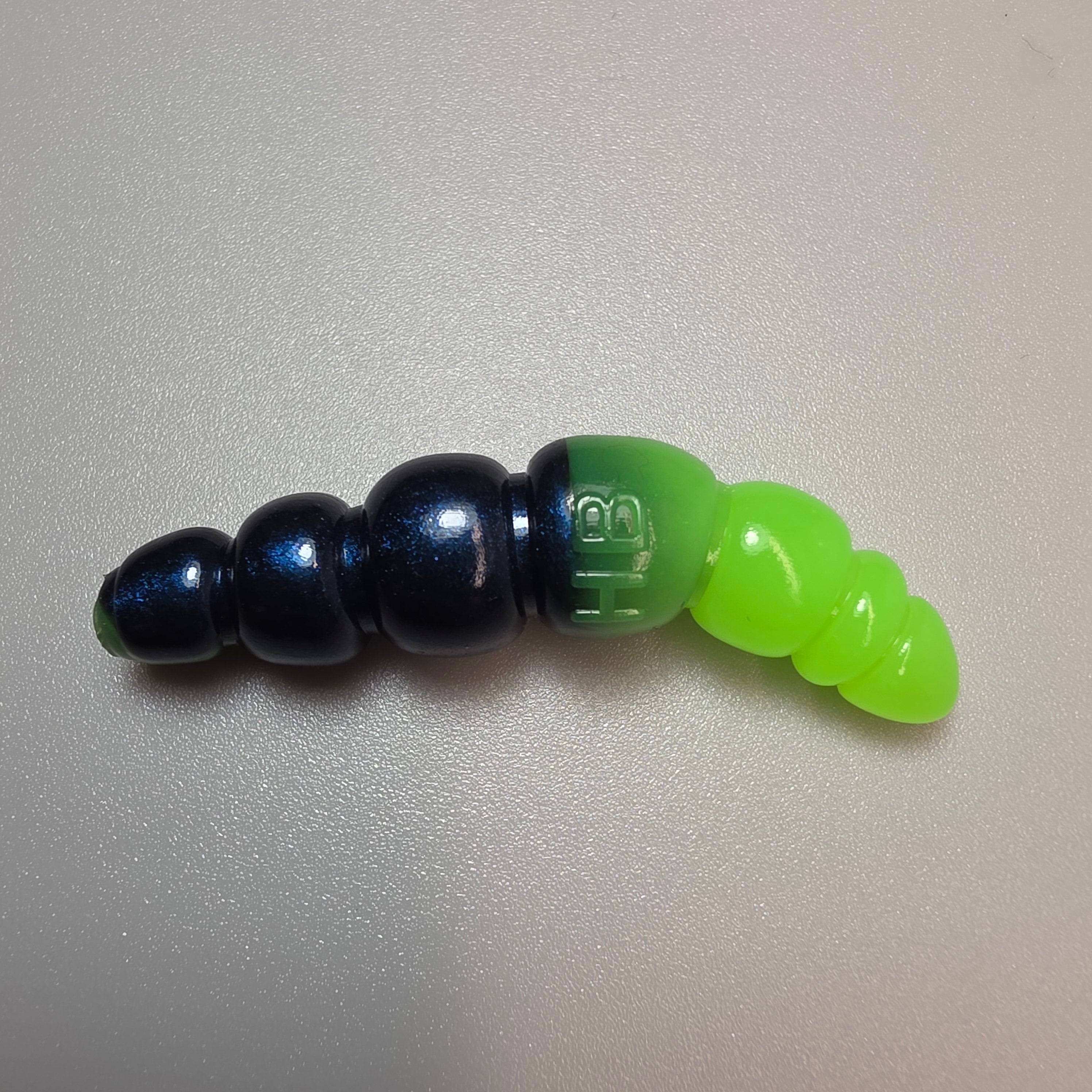 Magnum Medium Blue & Toxic Lime 45 mm · 2.2 g